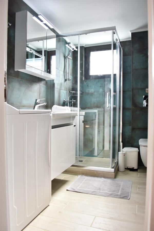 Βright Walled Designed Apt In Glyfada Center Athene Buitenkant foto