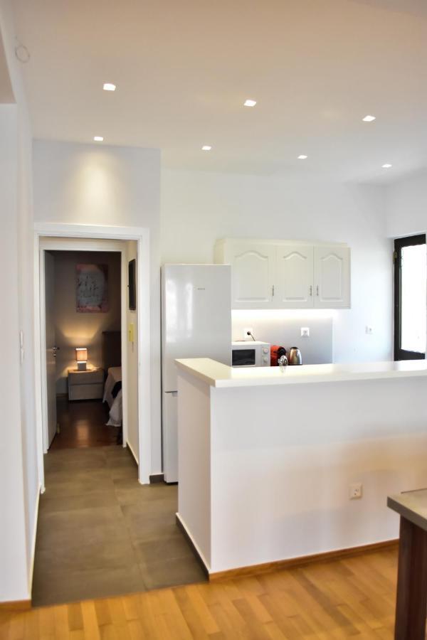 Βright Walled Designed Apt In Glyfada Center Athene Buitenkant foto