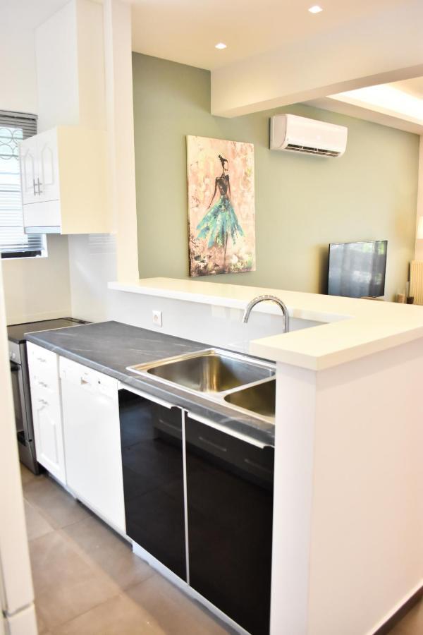 Βright Walled Designed Apt In Glyfada Center Athene Buitenkant foto